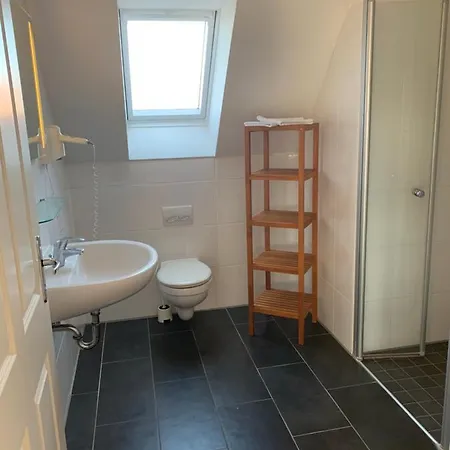 Ferienwohnung Wassermann, Dachgeschoss Uber 2 Etagen Mit Balkon Apartmán *